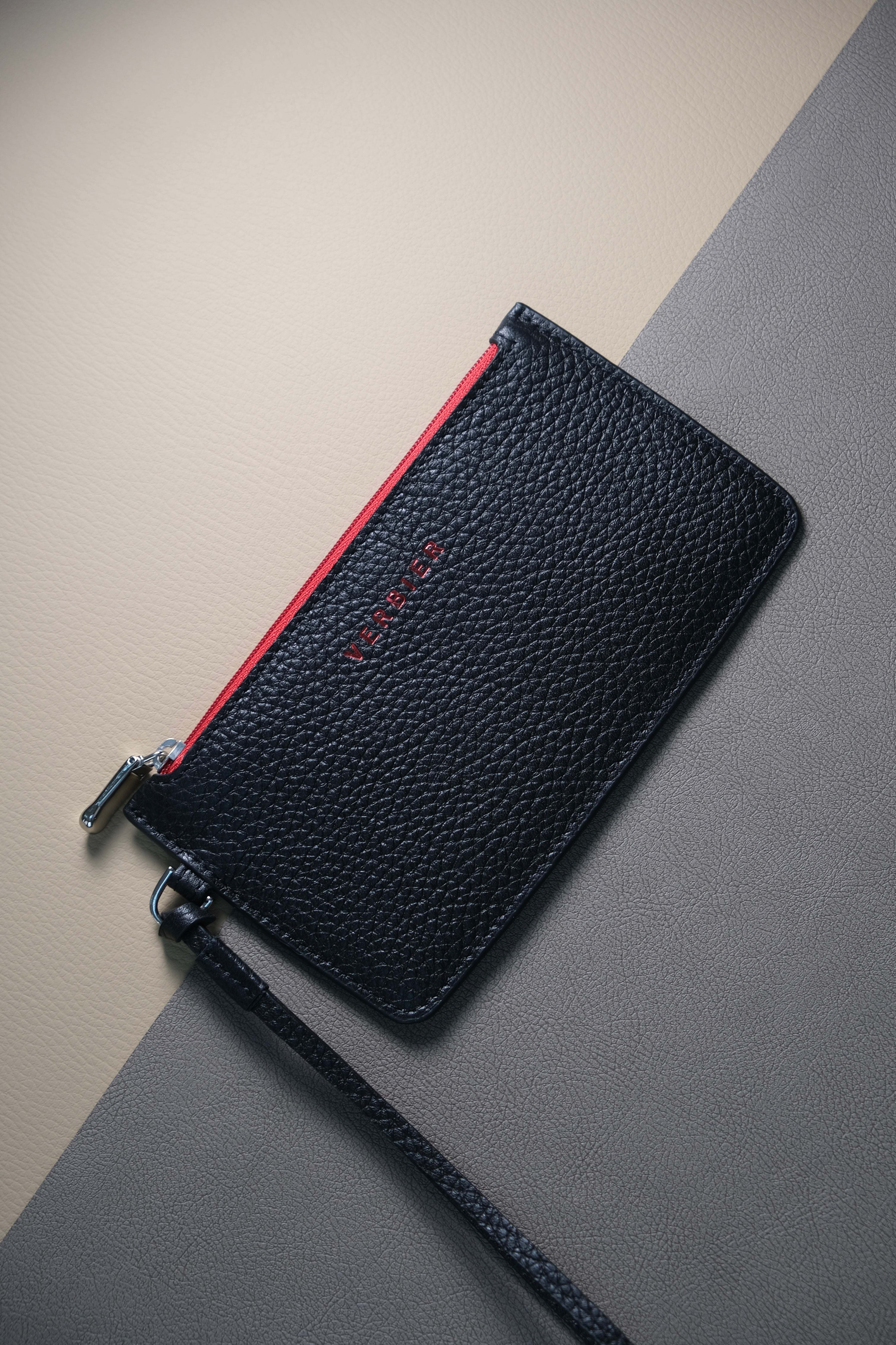 Pouche - Black & Red Edt